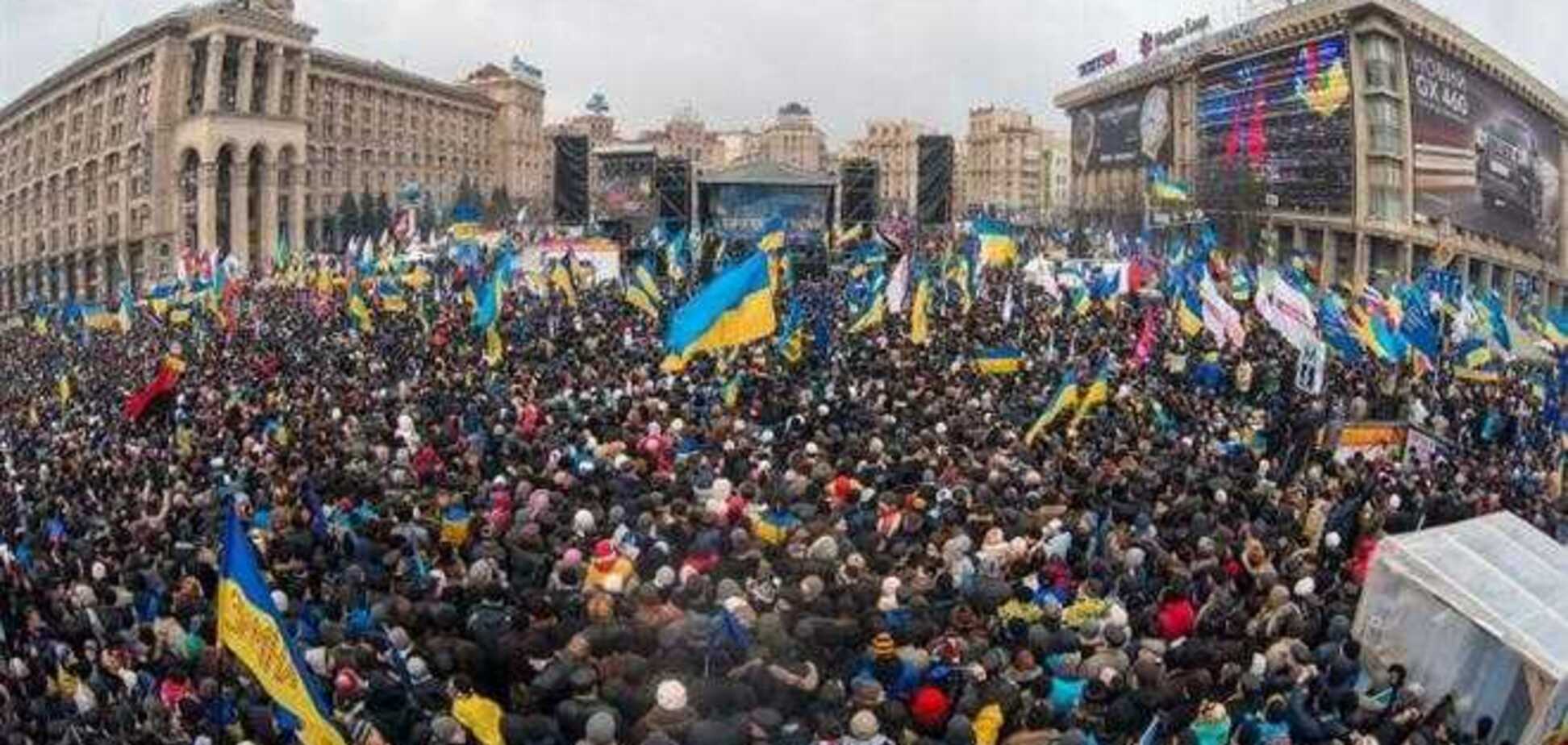 Яценюк зовет на Майдан болеть за донецкий 'Шахтер'