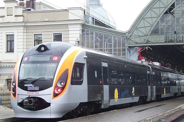 Сразу два поезда Hyundai не выдержали первых украинских морозов