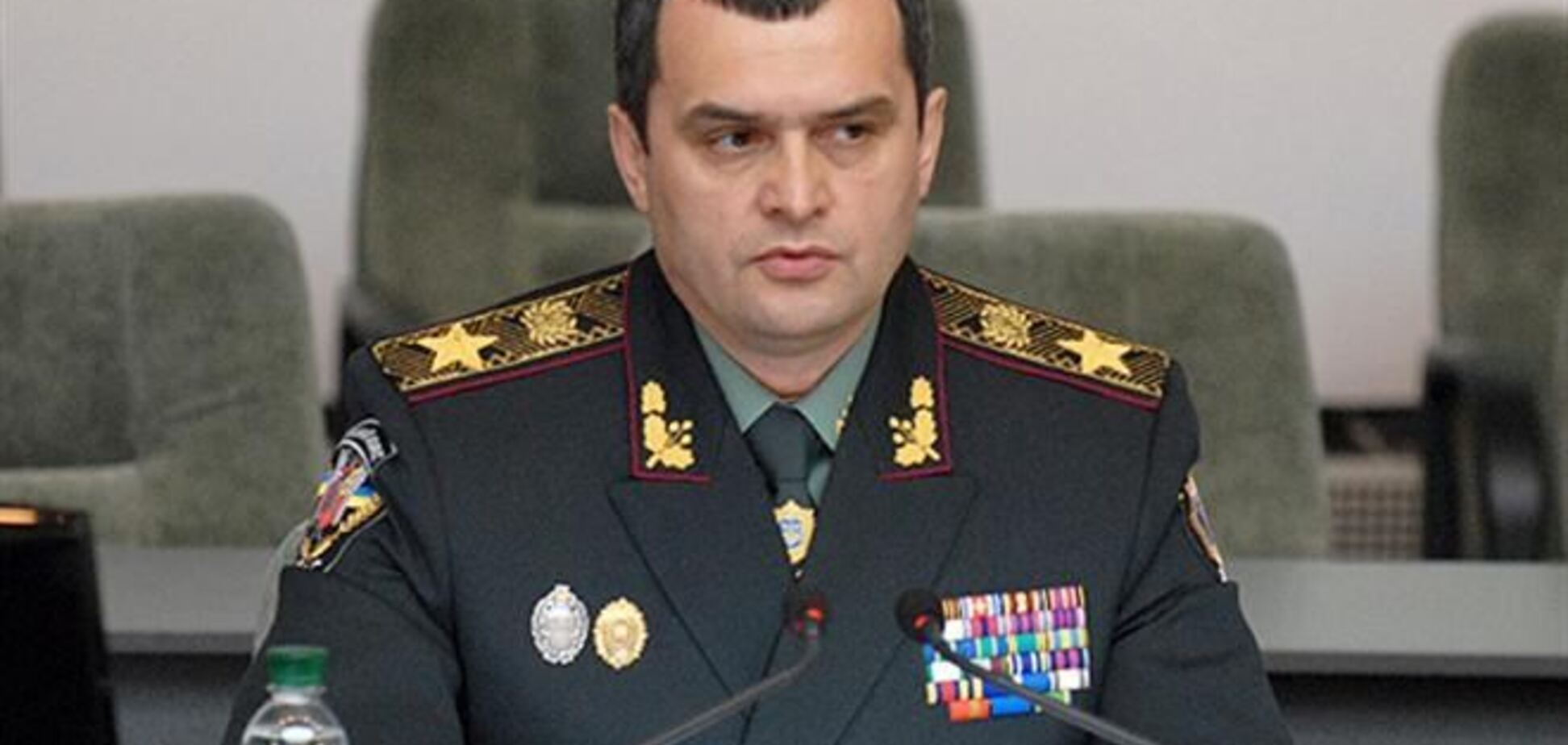 У ПР розповіли, коли Янукович визначиться з відставкою Захарченко