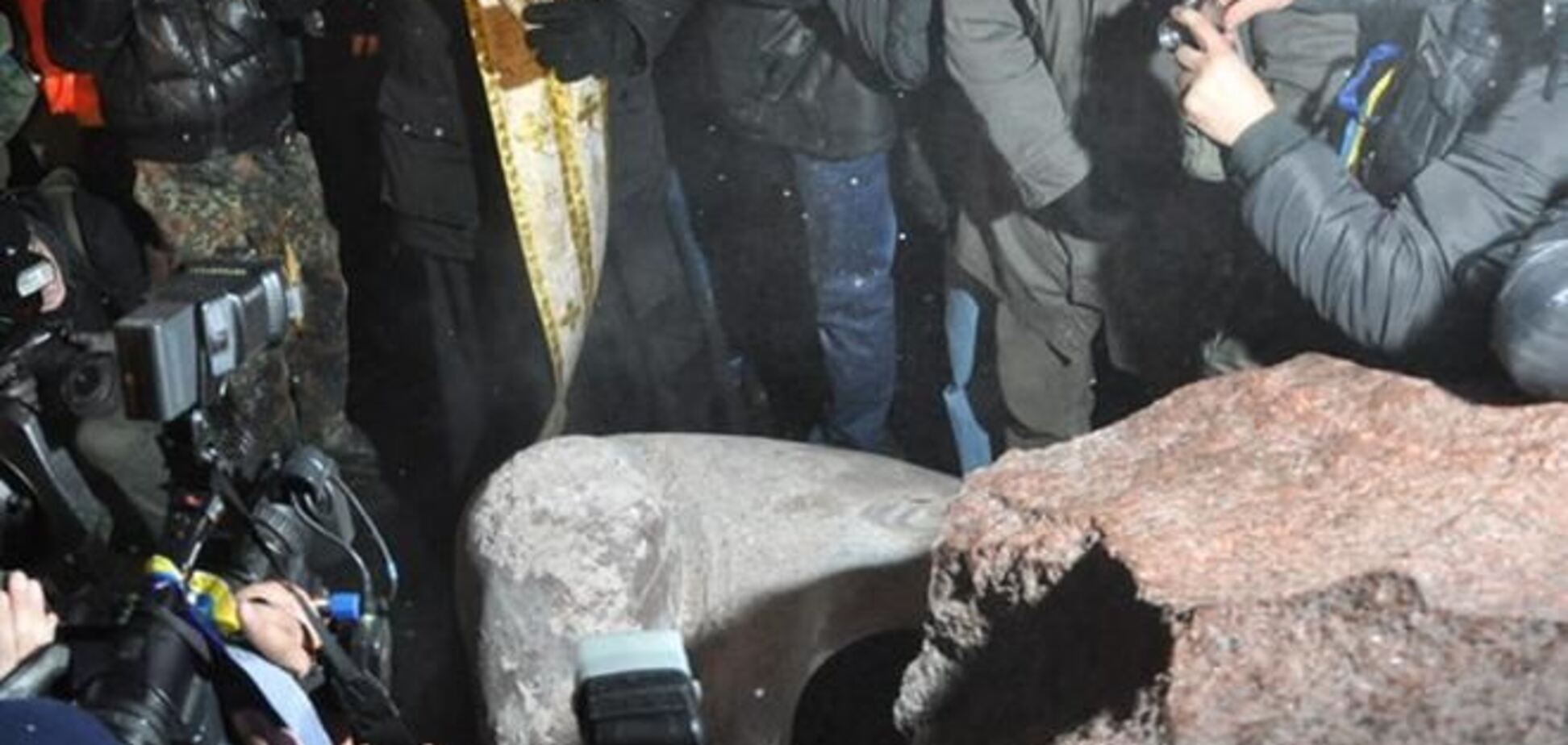 КПУ вимагає ретельного розслідування знесення пам'ятника в Києві