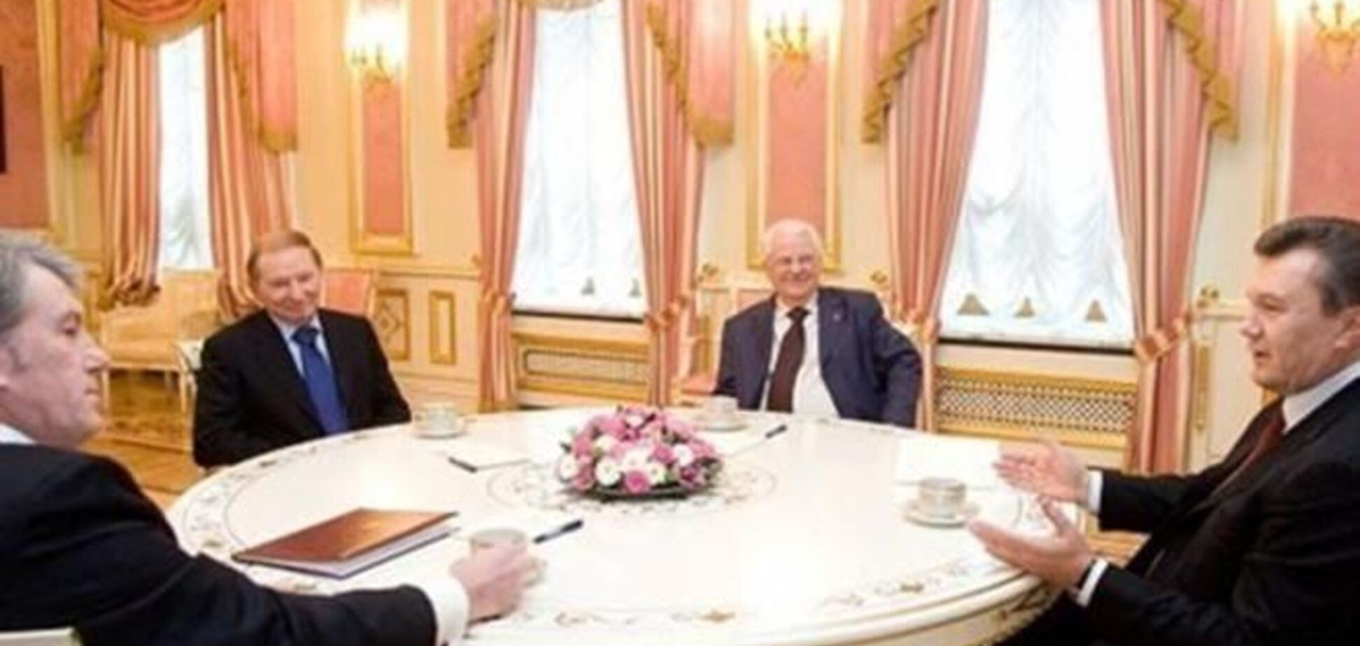 В Киеве началась встреча Януковича с Президентами независимой Украины