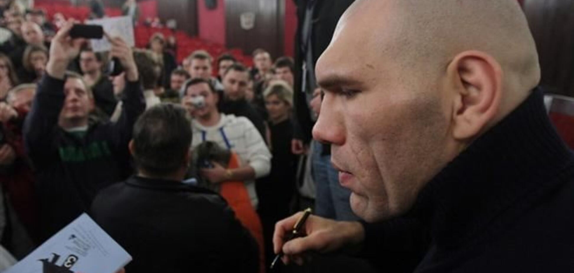 Валуев: Кличко делает большую ошибку, поддерживая Евромайдан 