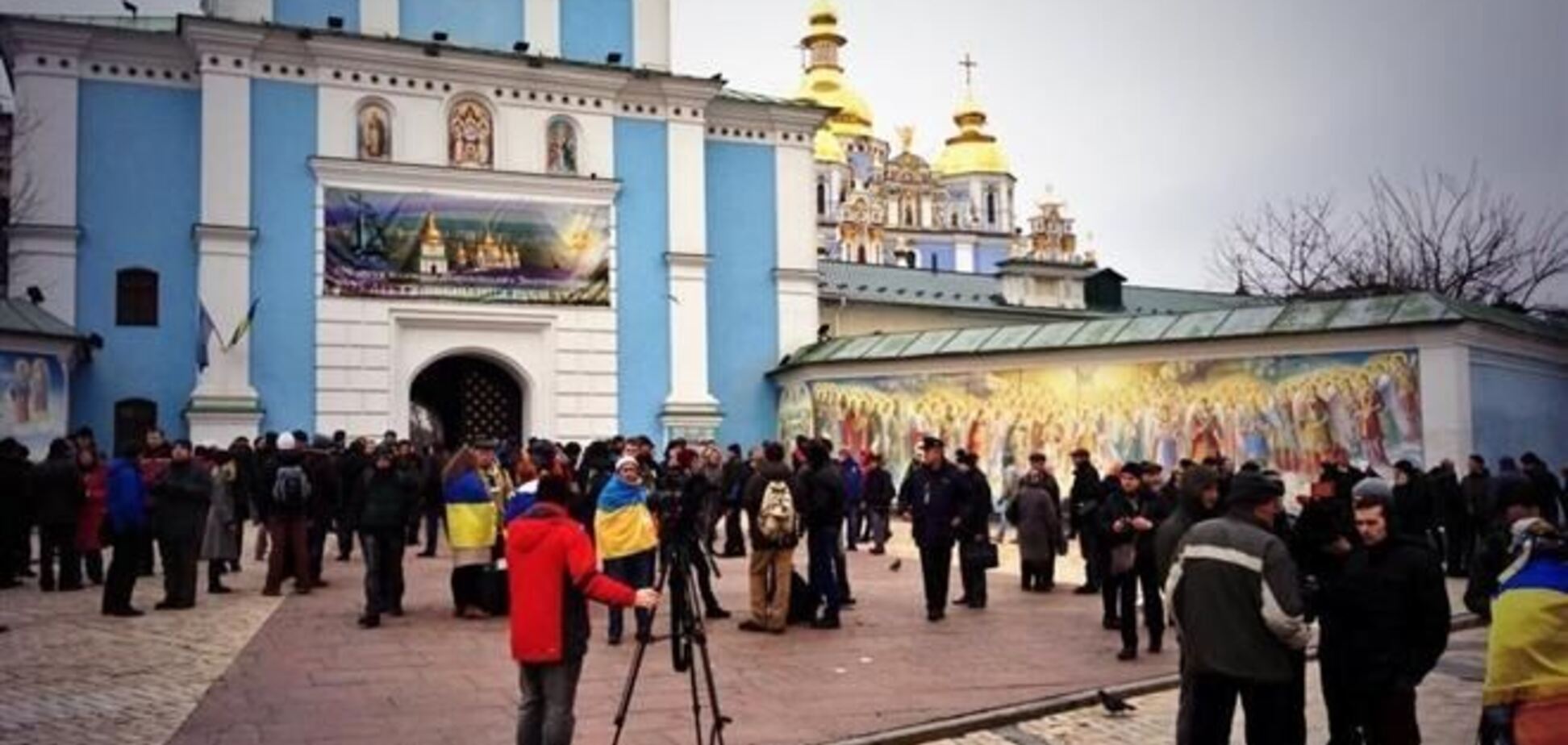 На Михайловской площади снесли палатки евромайдановцев