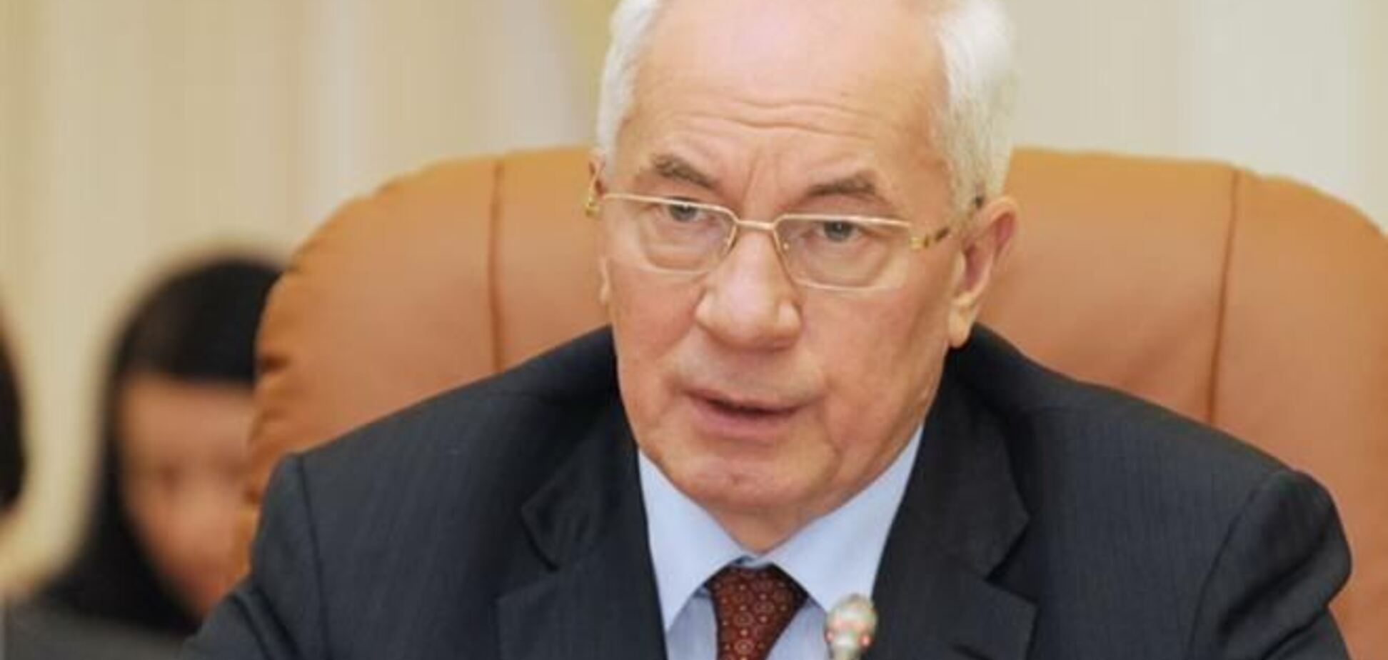 Азаров уверен, что иностранные дипломаты неправильно понимают Евромайдан, и готов им объяснить