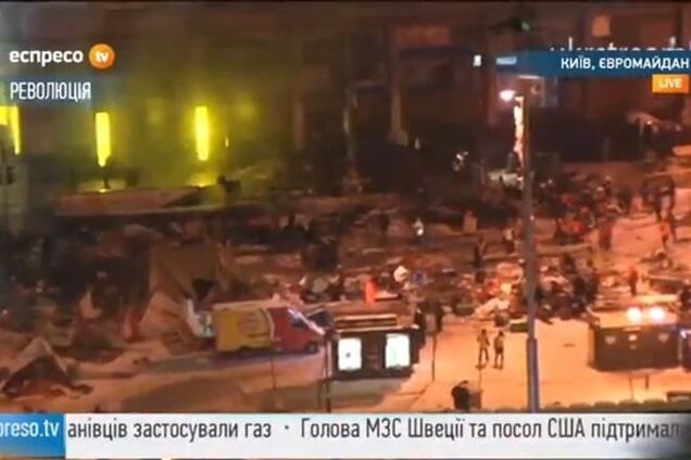 Евромайдановцы прорвали колонну 'Беркута' на Институтской