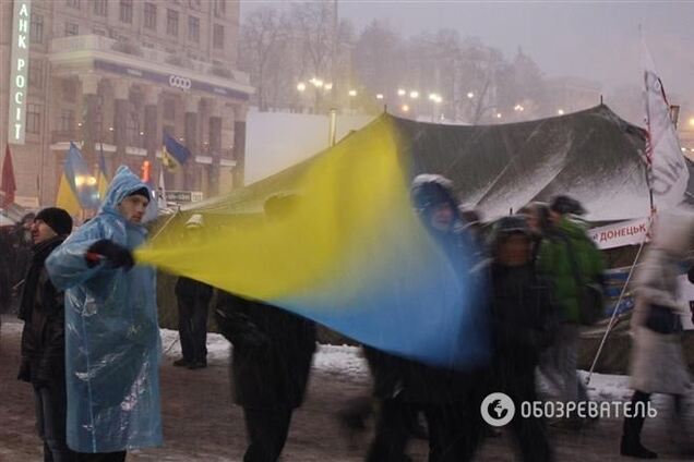 Митингующие на Майдане мешают спать - Чечетов