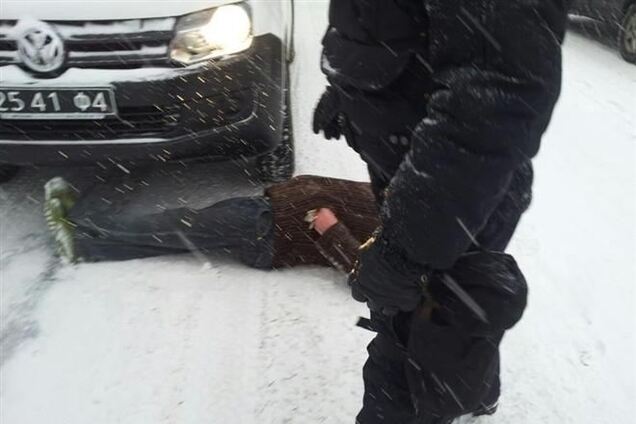 Прокуратура установила людей, заблокировавших в Василькове автобусы со спецназом