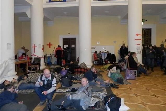 'Свободовцы' напали в КГГА на активистов Евромайдана