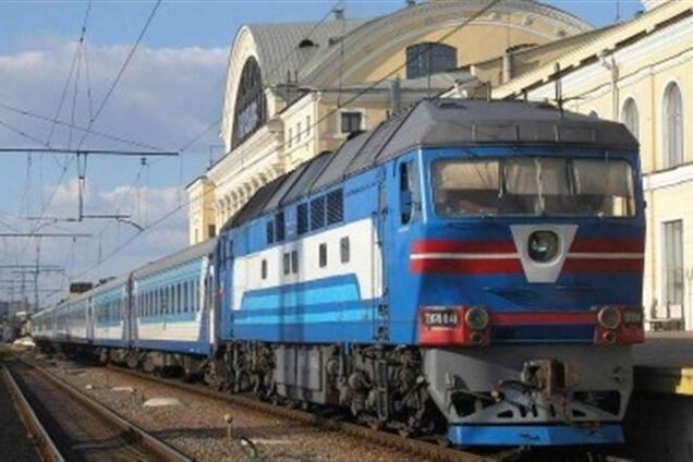 Из Донецка в Киев отправился спецпоезд со сторонниками Президента