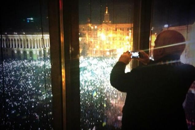 Сенатор Маккейн снимал на видео светящийся Евромайдан