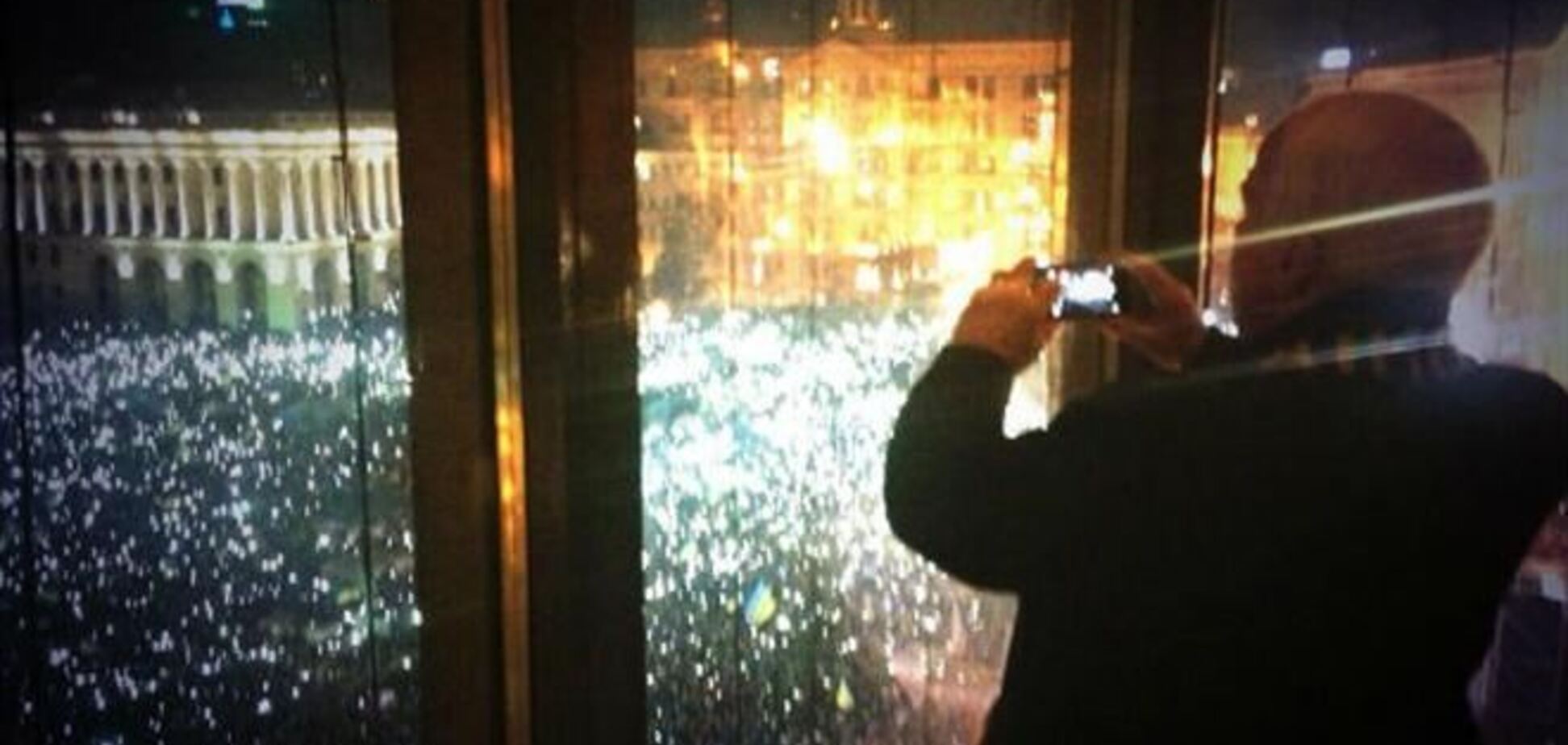 Сенатор Маккейн знімав на відео світиться Евромайдан
