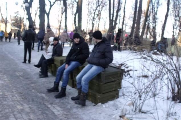 Быт Антиевромайдановцев в Мариинском парке