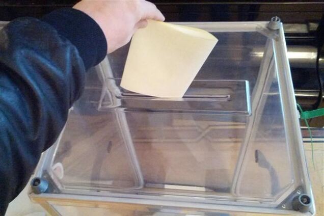 На ділянці ОВК № 94 бюлетені видають виборцям 'без прописки'