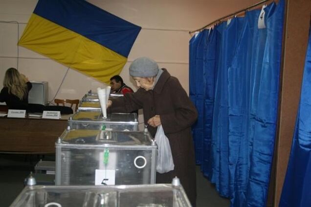 Завершилось голосование на перевыборах в Раду