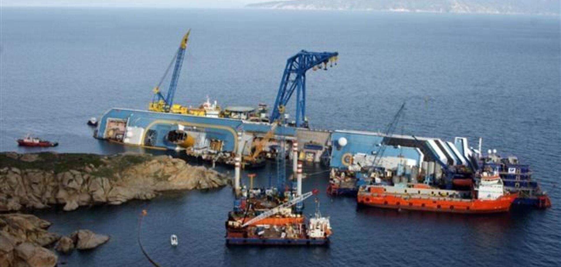 Costa Concordia отбуксируют не ранее июня 2014 года