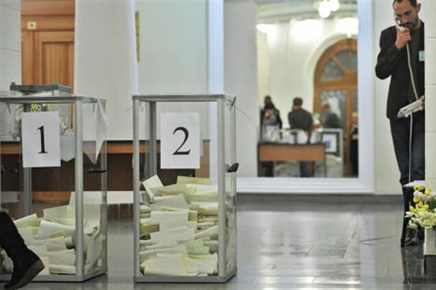 ОПОРА установила, что основной проблемой перевыборов Рады стало давление на ОИК посторонних лиц