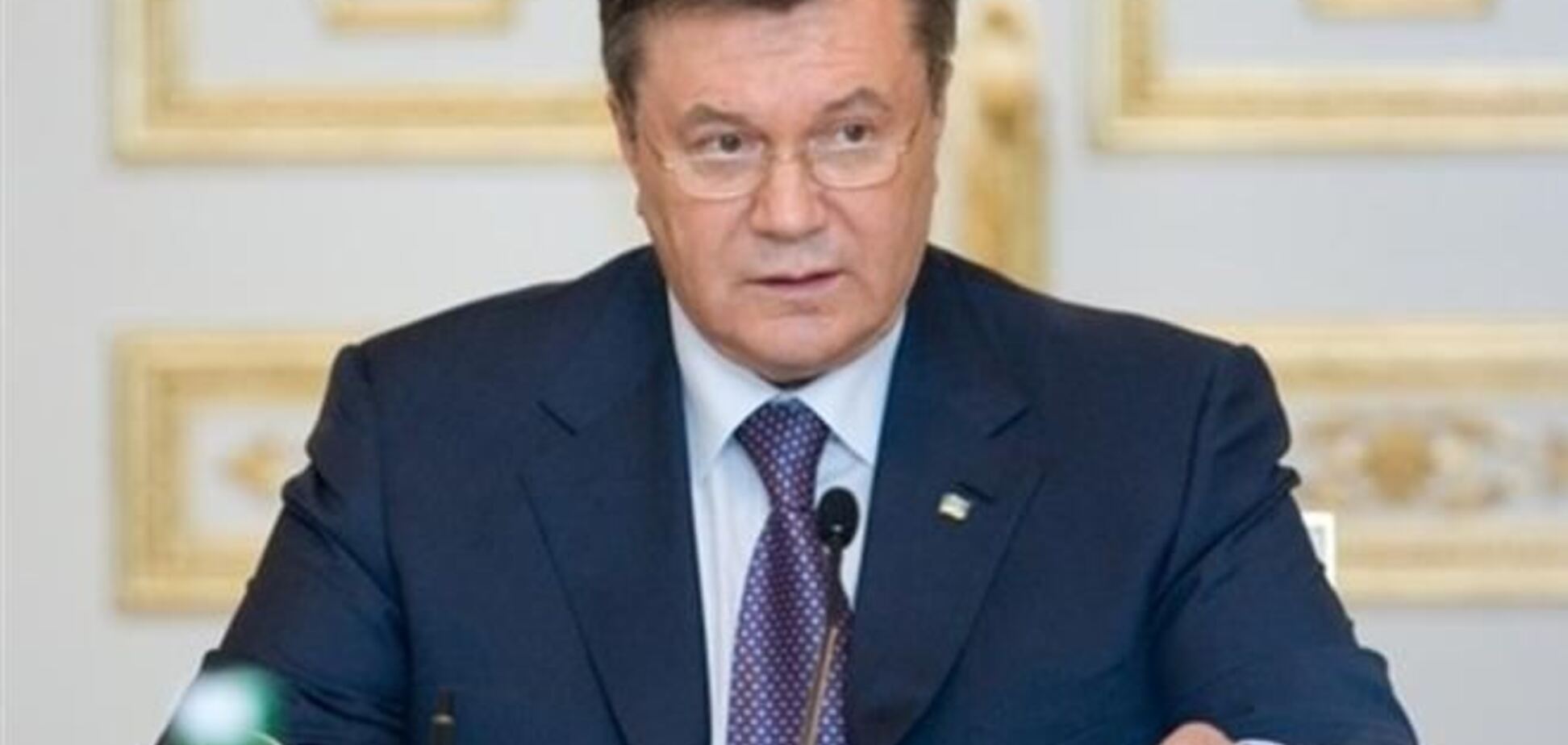 Янукович за день звільнив більше 20 глав райадміністрацій