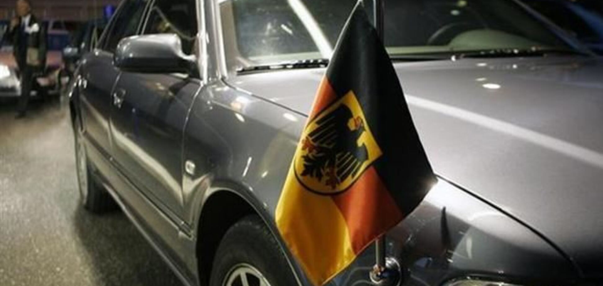 Лимузин Меркель попал в ДТП