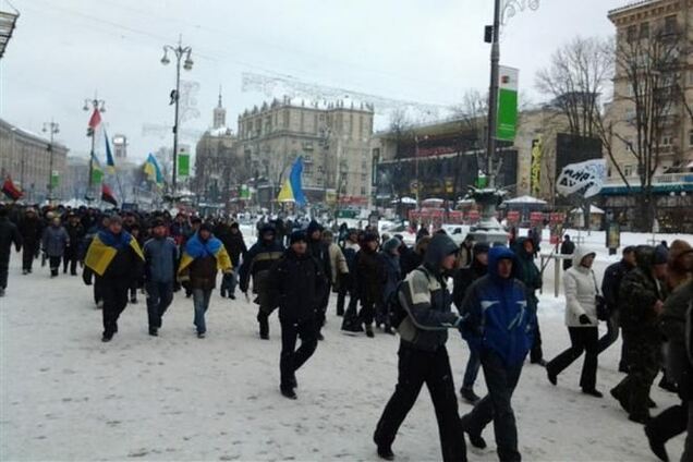 Евромайдановци вирушили пікетувати адмінбудівлі Києва