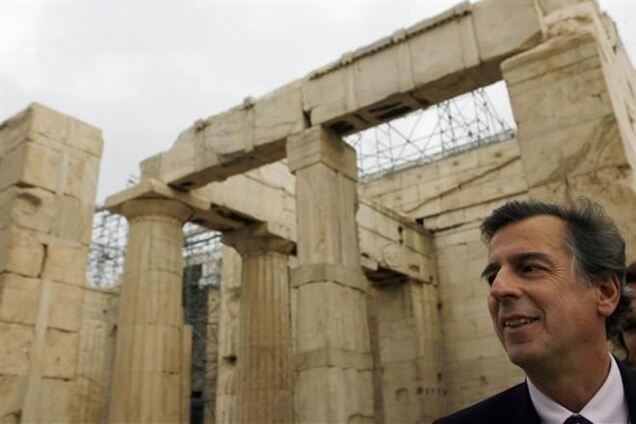 Екс-міністр транспорту Греції попався з підробленими номерами