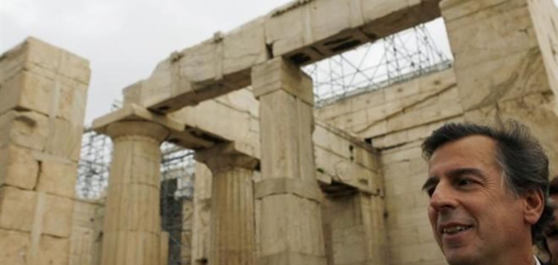 Экс-министр транспорта Греции попался с поддельными номерами