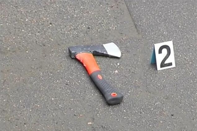 Стрельба на Подоле: преступники на месте происшествия оставили топор