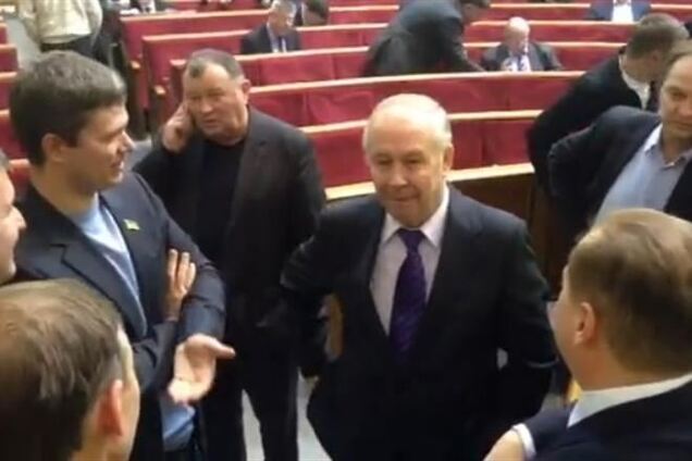 Оппозиция пригласила Рыбака на Майдан, он отказался