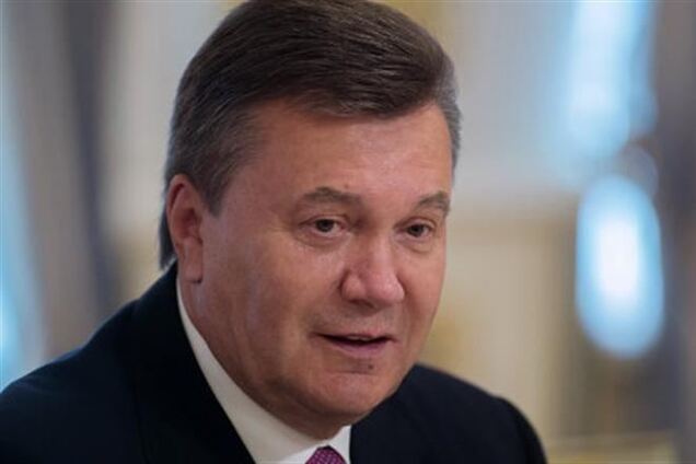 Янукович пожелал Меркель новых достижений