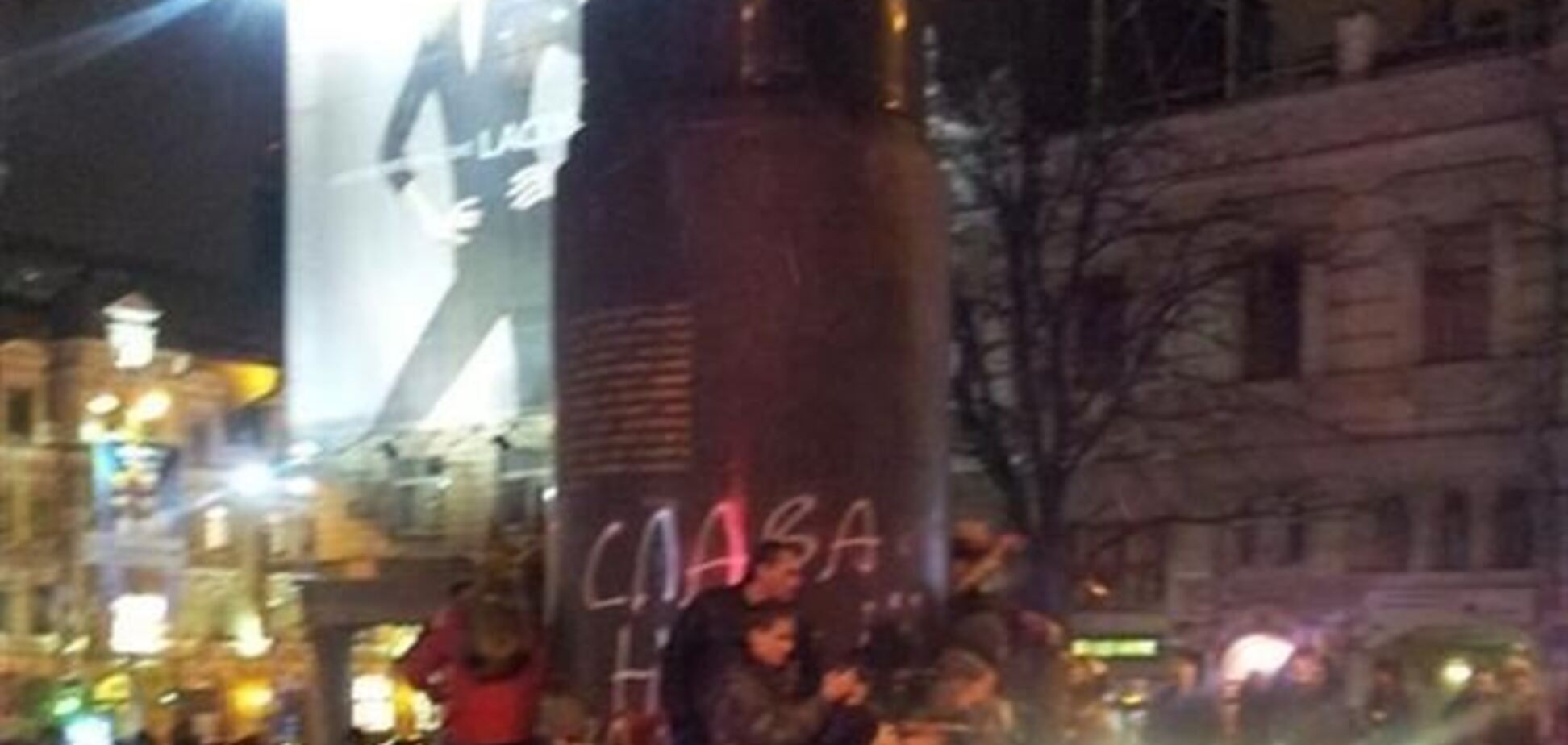На месте Ленина в Киеве хотят поставить великомученицу Варвару или Руслану