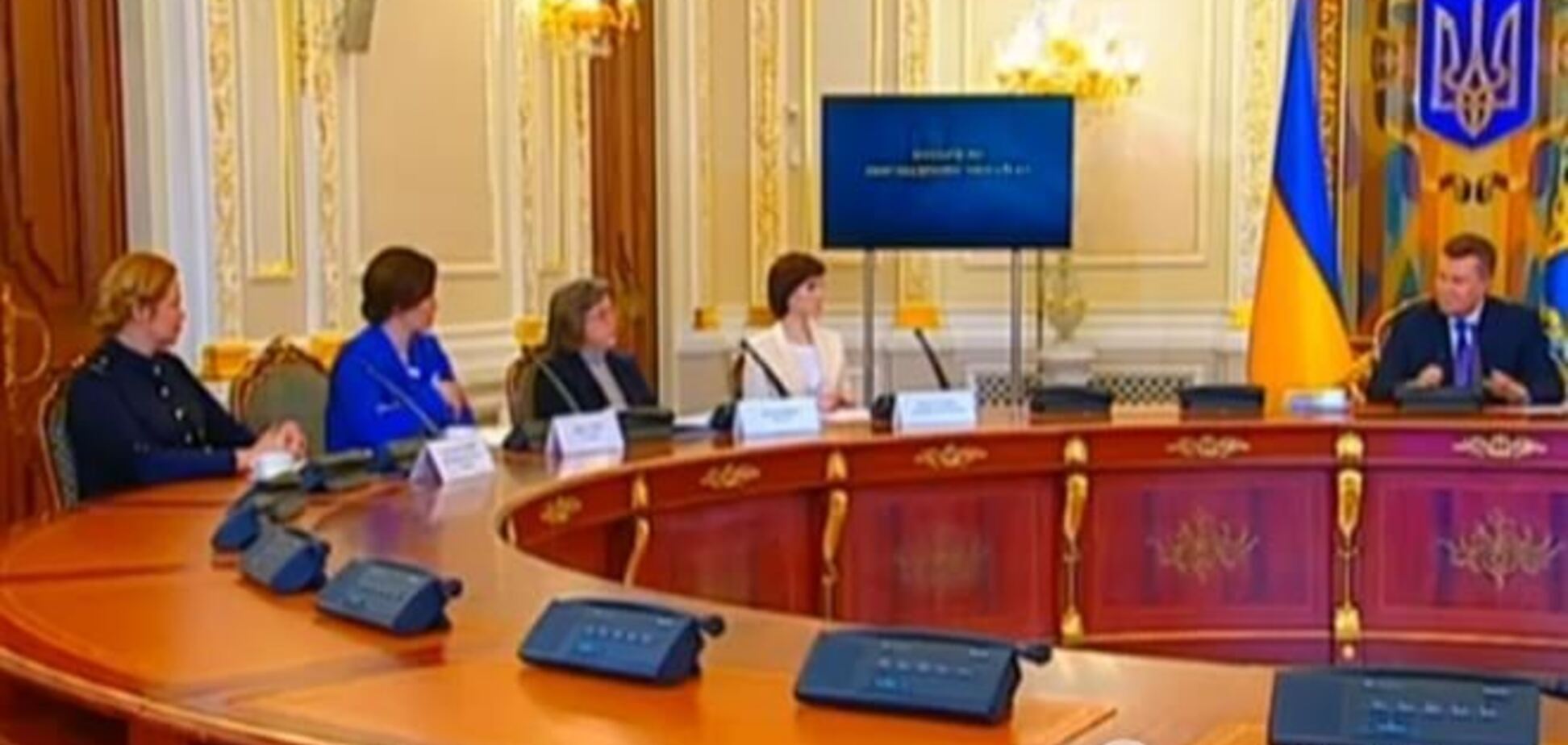 Янукович пообещал возобновить выплаты по советским вкладам