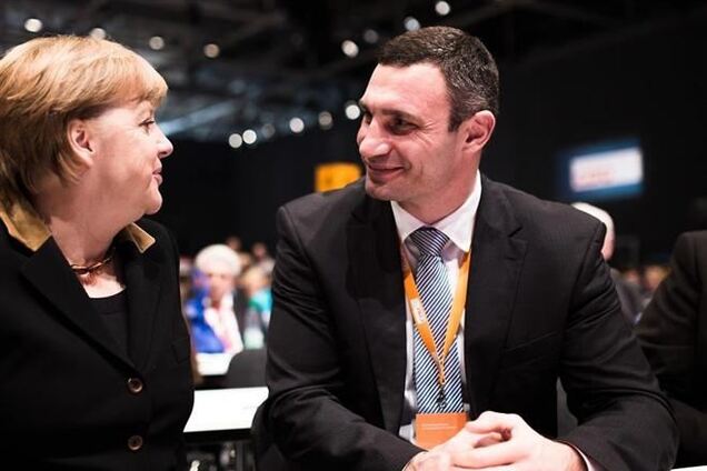 Кличко отменил встречу с Меркель из-за 'горячей ситуации в Киеве'