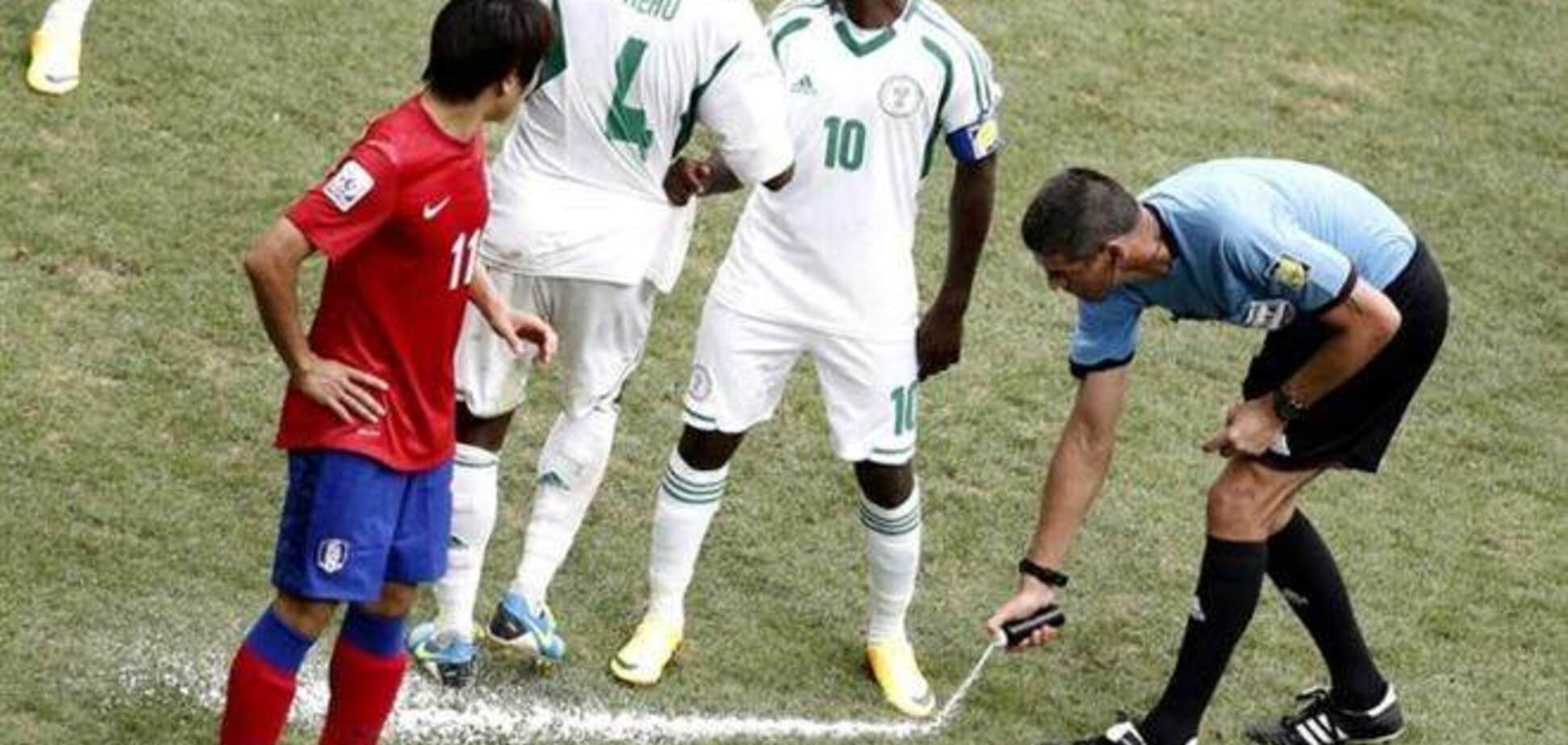 Блаттер подтвердил использование судьями ЧМ-2014 красящего спрея