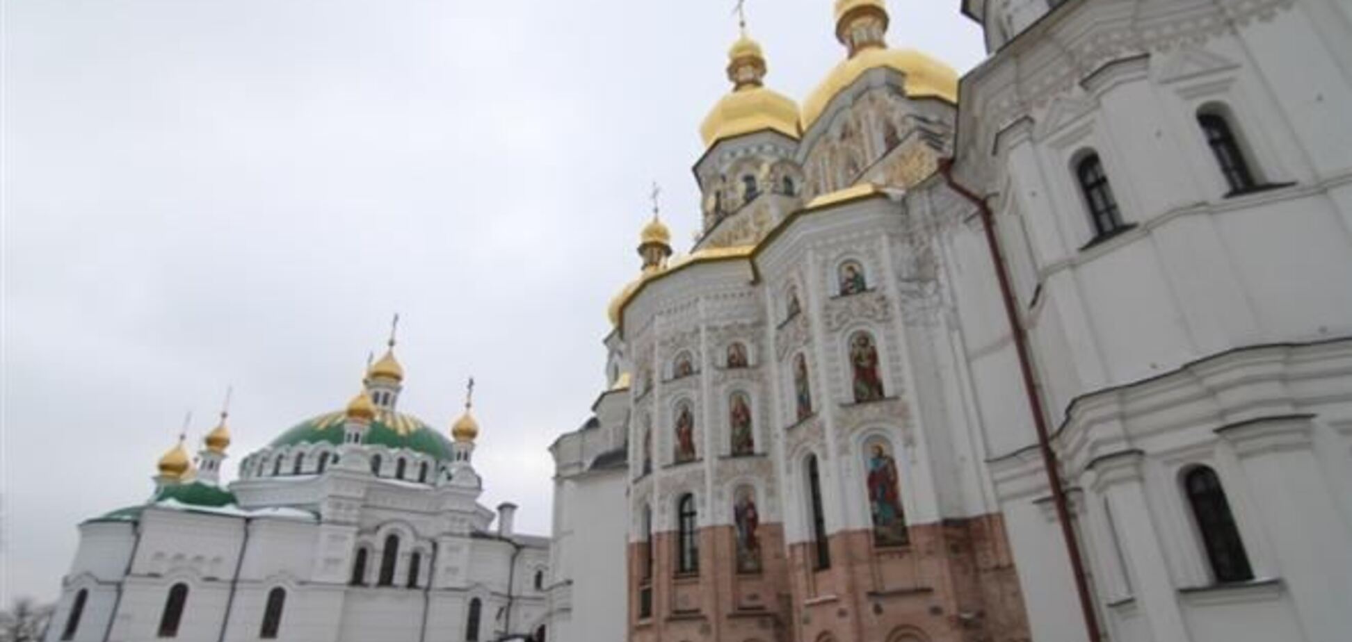 В Киево-Печерской Лавре состоялся Крестный ход и молебен за Украину