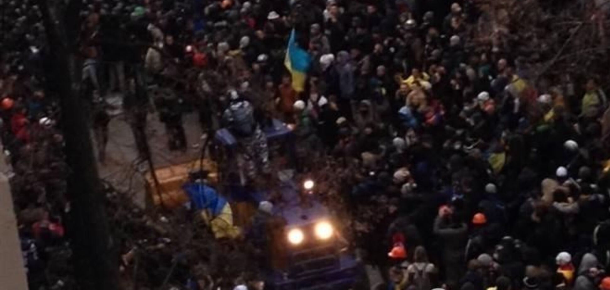 Захарченко просит митингующих сообщать о провокаторах в милицию