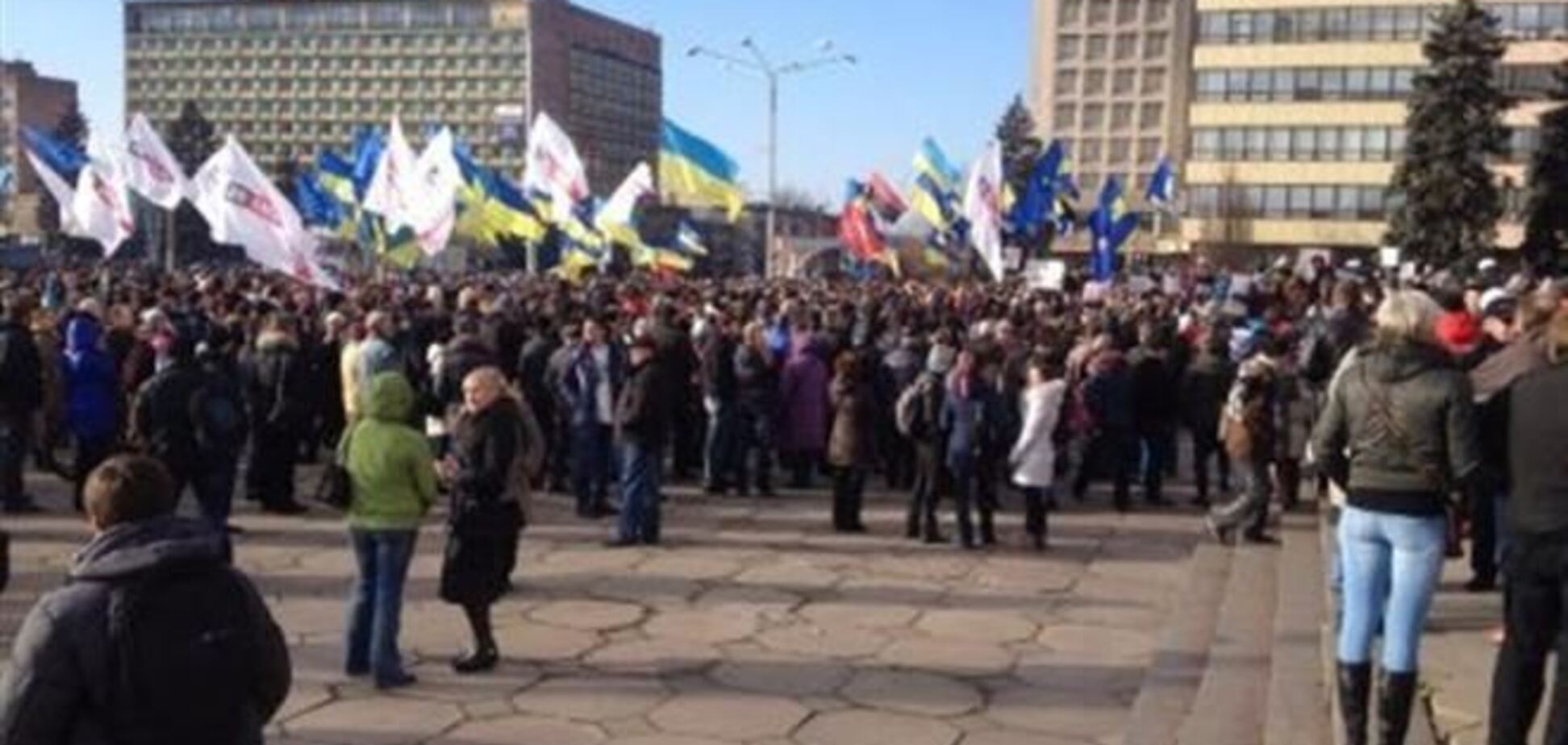 Под зданием Запорожской ОГА началась бессрочная акция протеста