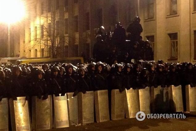 Вопрос о введении ЧП в Украине не поднимался – пресс-служба Азарова