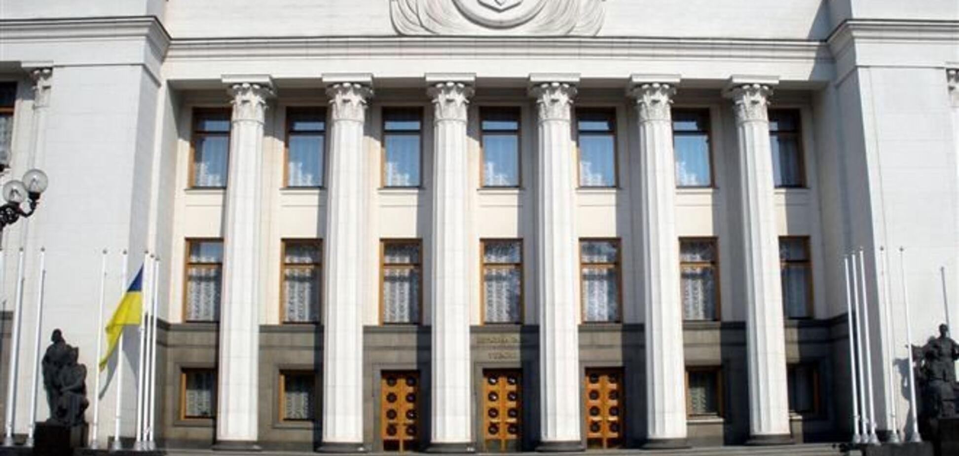 Азаров заявив, що готується план захоплення Верховної Ради
