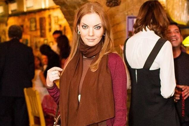 Окунская на Майдане кормит детей