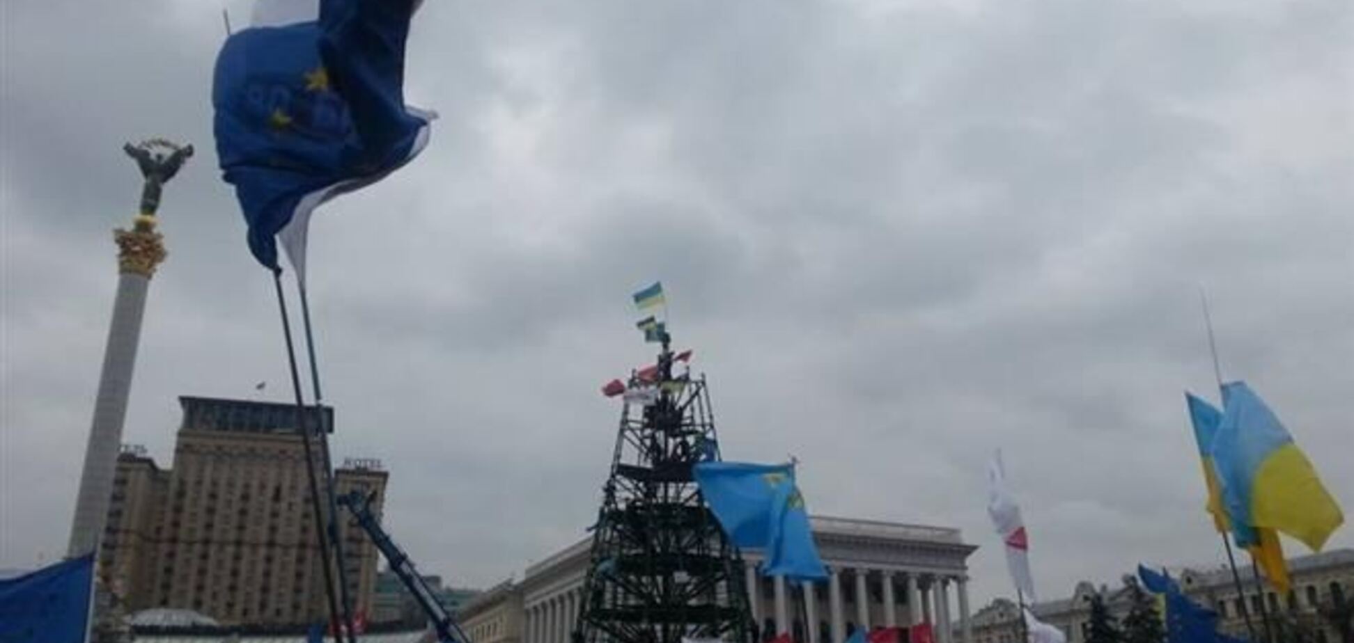 На Майдане находятся несколько тысяч активистов