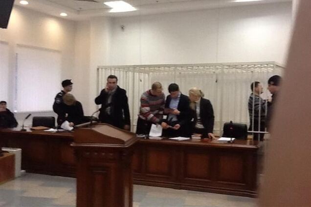 Адвоката журналиста Дзиндзи оставили под арестом до 6 февраля