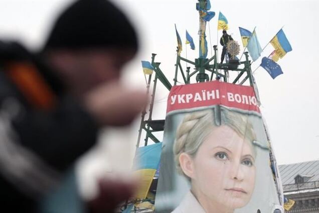 На Евромайдане разгорается скандал вокруг портрета Тимошенко