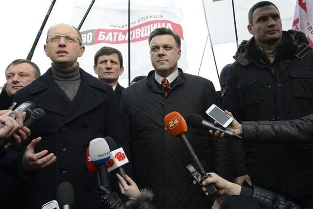 Тягнибок не піде на круглий стіл з Януковичем, а Яценюк поки думає