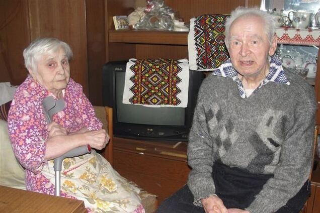 Пенсионеры, отдавшие 10 тыс. на Майдан: нам не нужны деньги, мы хотим помочь Украине