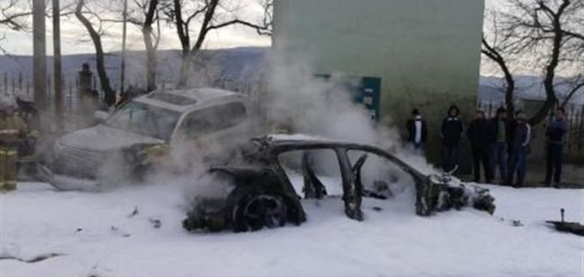 Свадьба в Дагестане закончилась ДТП и сожжением двух авто