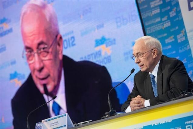 Азаров: страну ожидало бы банкротство, если бы не Россия