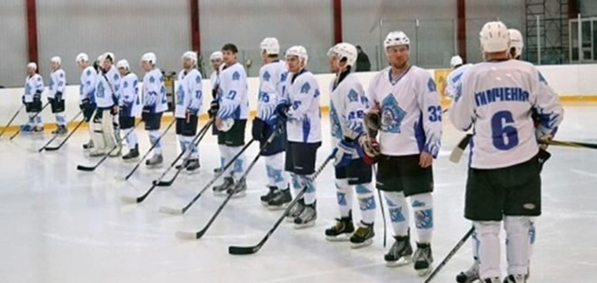 Хоккеисты 'Сокола' не получают зарплату и не могут тренироваться на льду