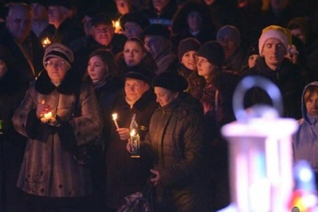 Пластуны передали активистам Евромайдана Вифлеемский огонь