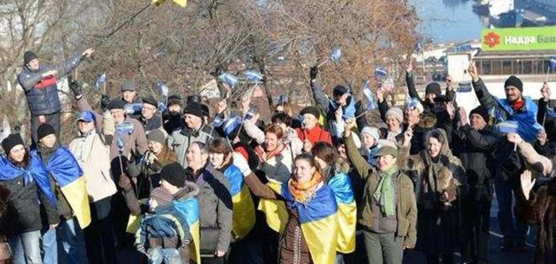 В Одесі віче на підтримку Евромайдана зібрало 300 осіб