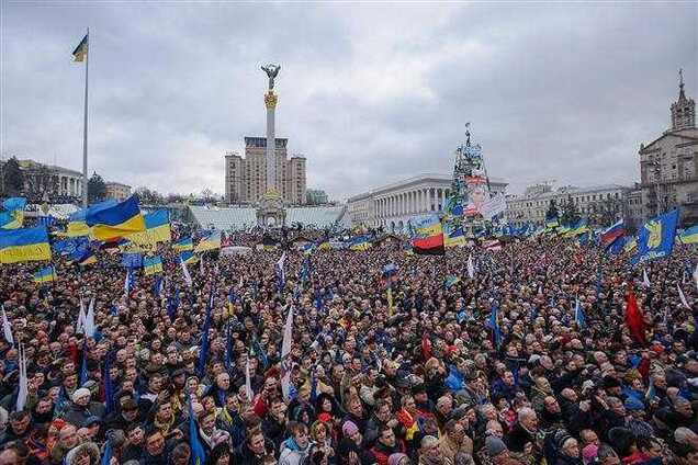 На Майдане Незалежности началось Народное вече, 22 декабря 2013