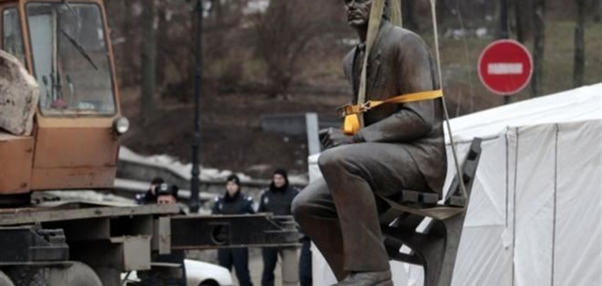 Памятник Лобановскому в Киеве перенесли